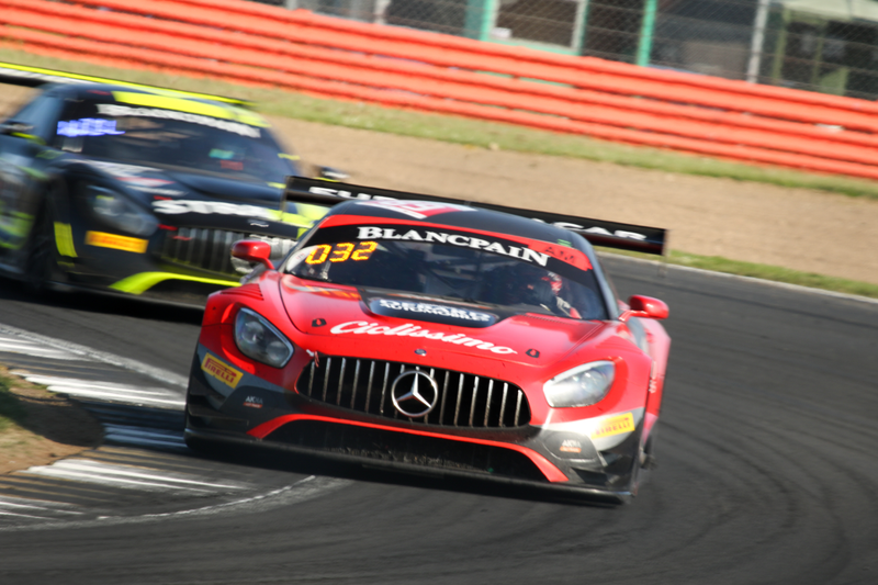 Illustration for article titled Blancpain GT Photos from Silverstone